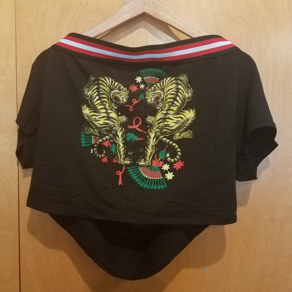Fashion Nova Black w/ Tiger Design Crop Top Sz 3X